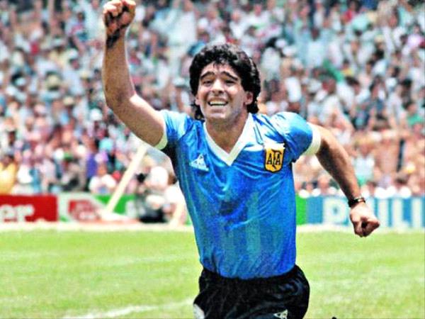 Maradona_vs_england.jpg